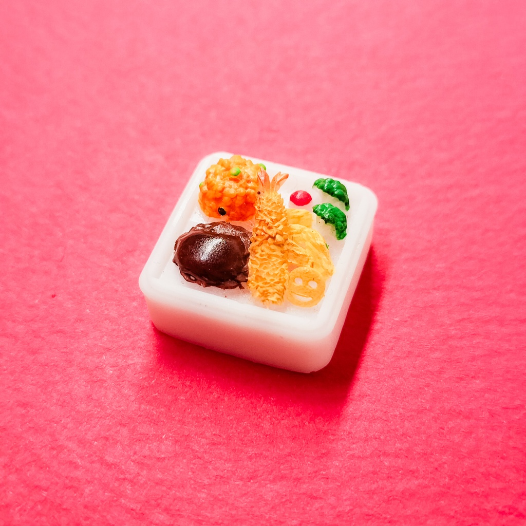 かわいさ満点!にこちゃんポテト付きお子様ランチキーキャップ