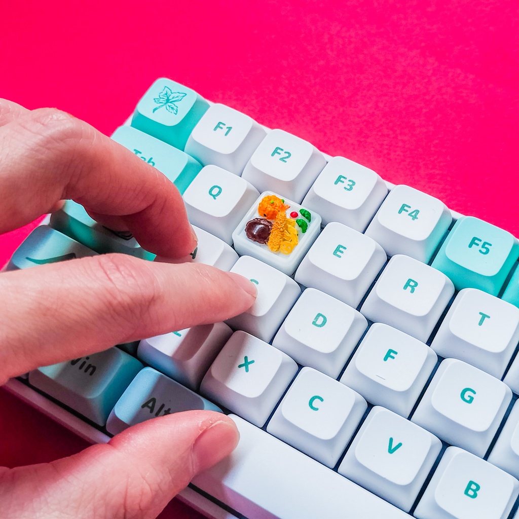 かわいさ満点!にこちゃんポテト付きお子様ランチキーキャップ