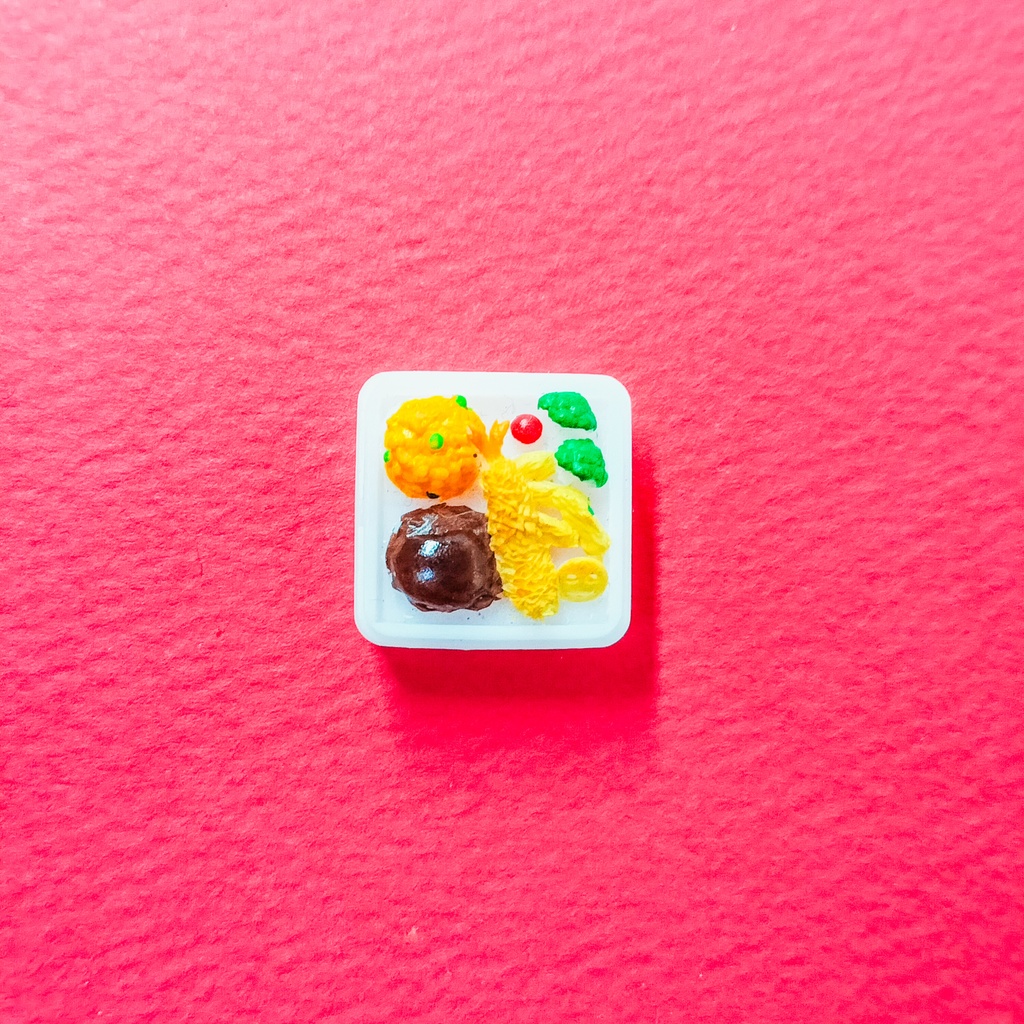 かわいさ満点!にこちゃんポテト付きお子様ランチキーキャップ