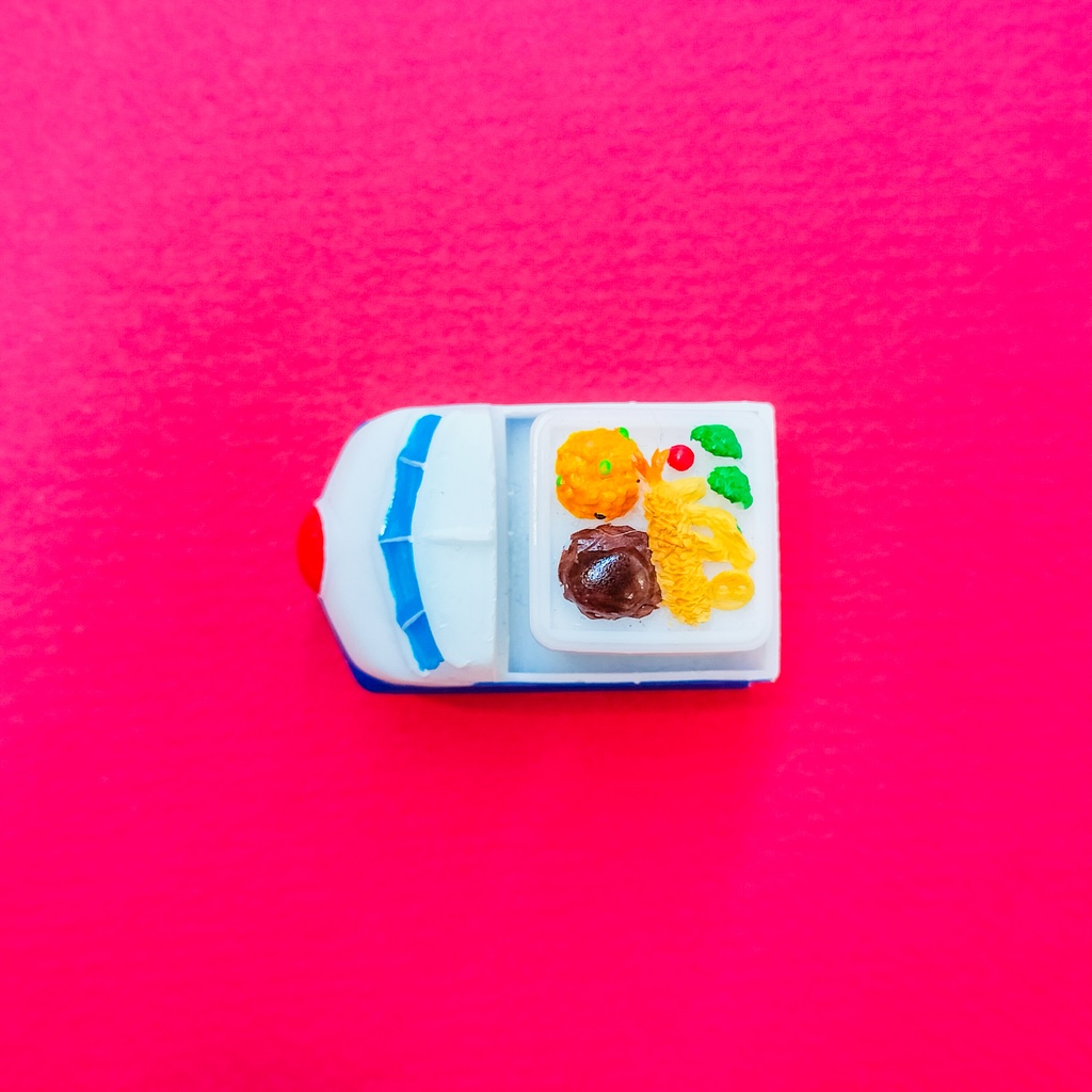 かわいさ満点!にこちゃんポテト付きお子様ランチキーキャップ