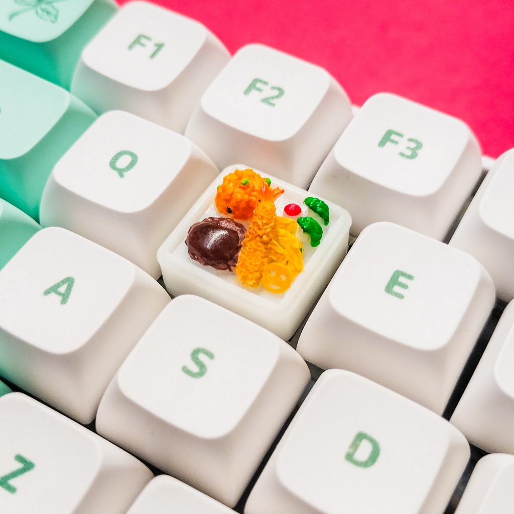 かわいさ満点！にこちゃんポテト付きお子様ランチキーキャップ