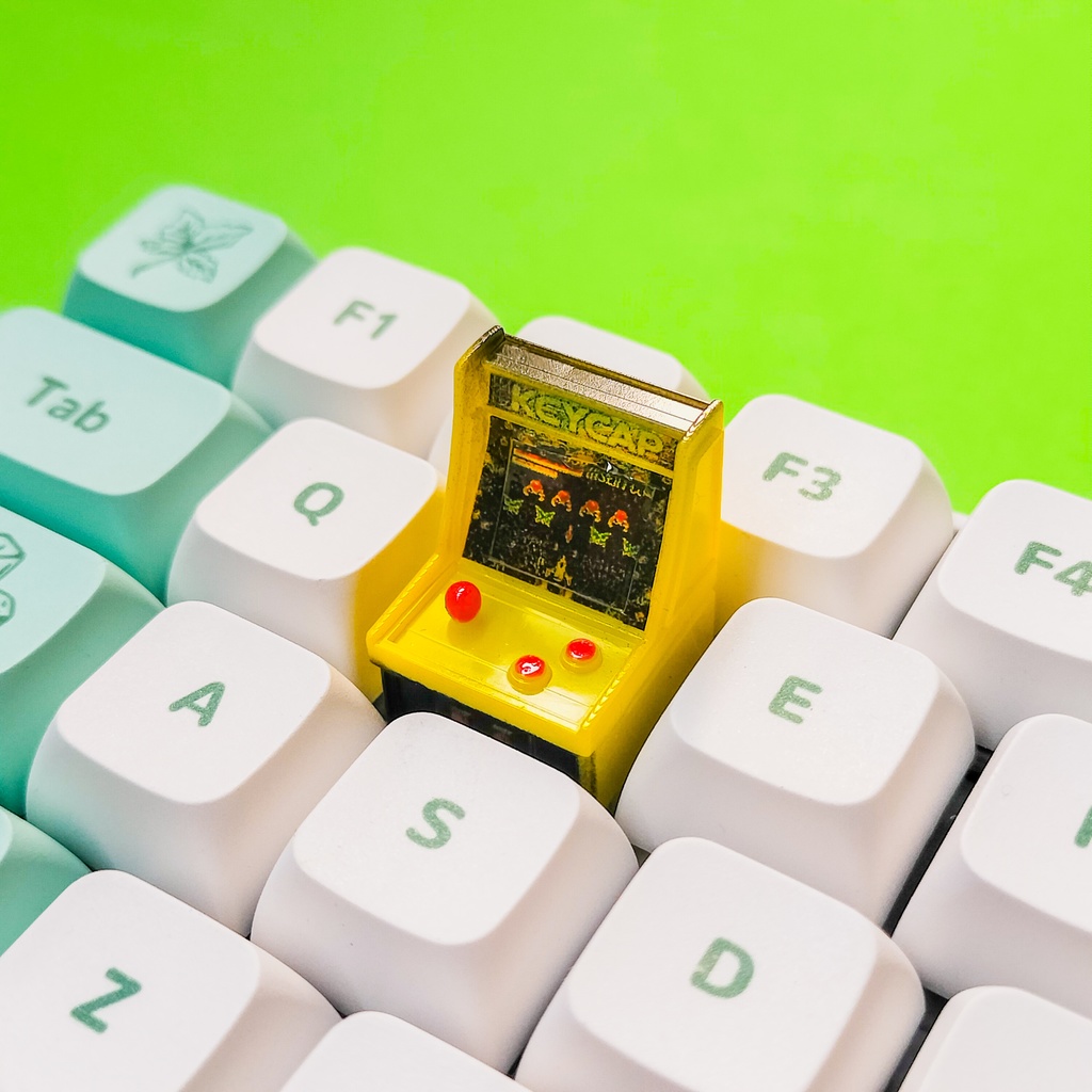画面が光る！机上の小さなアーケードゲーム機のキーキャップ