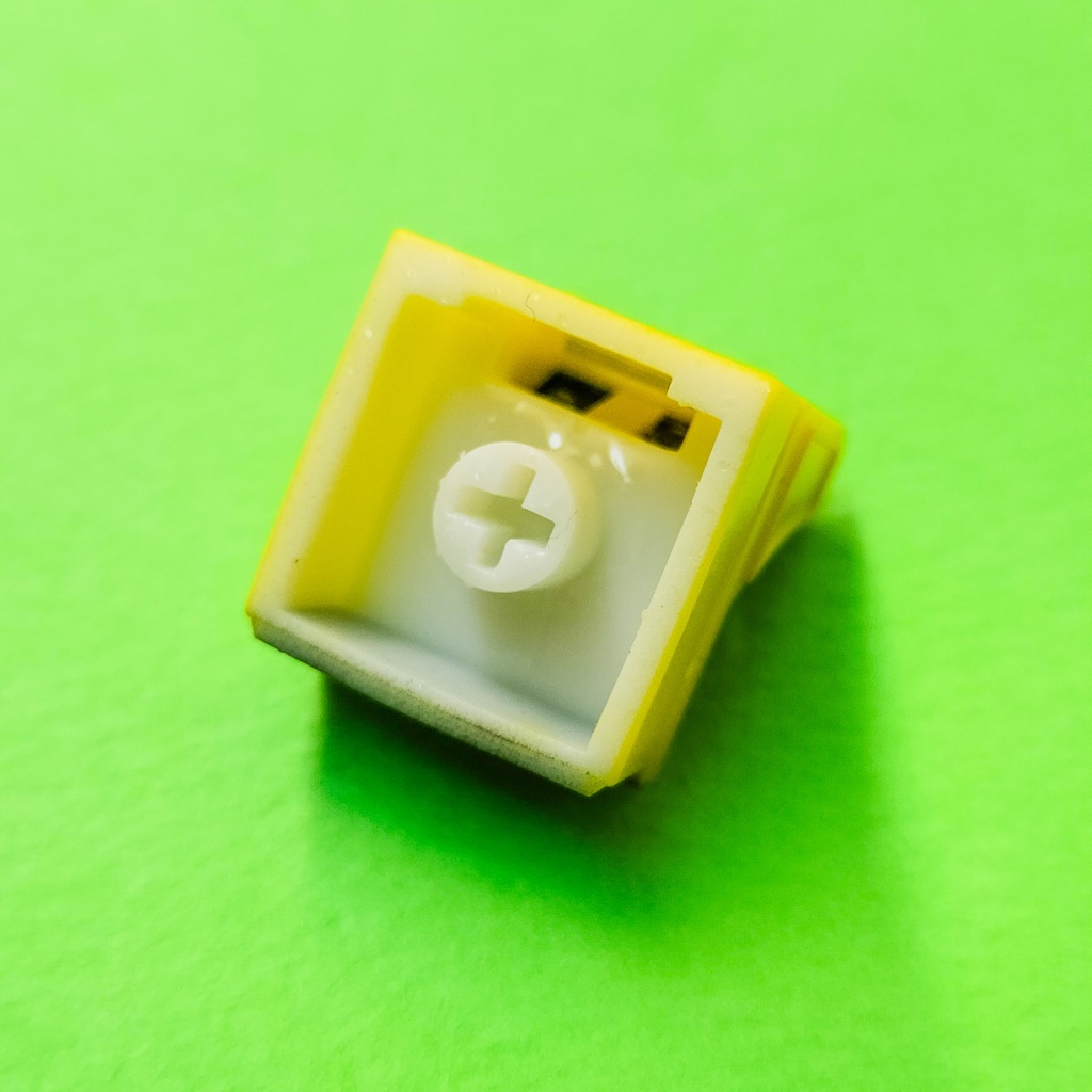 画面が光る!机上の小さなアーケードゲーム機のキーキャップ