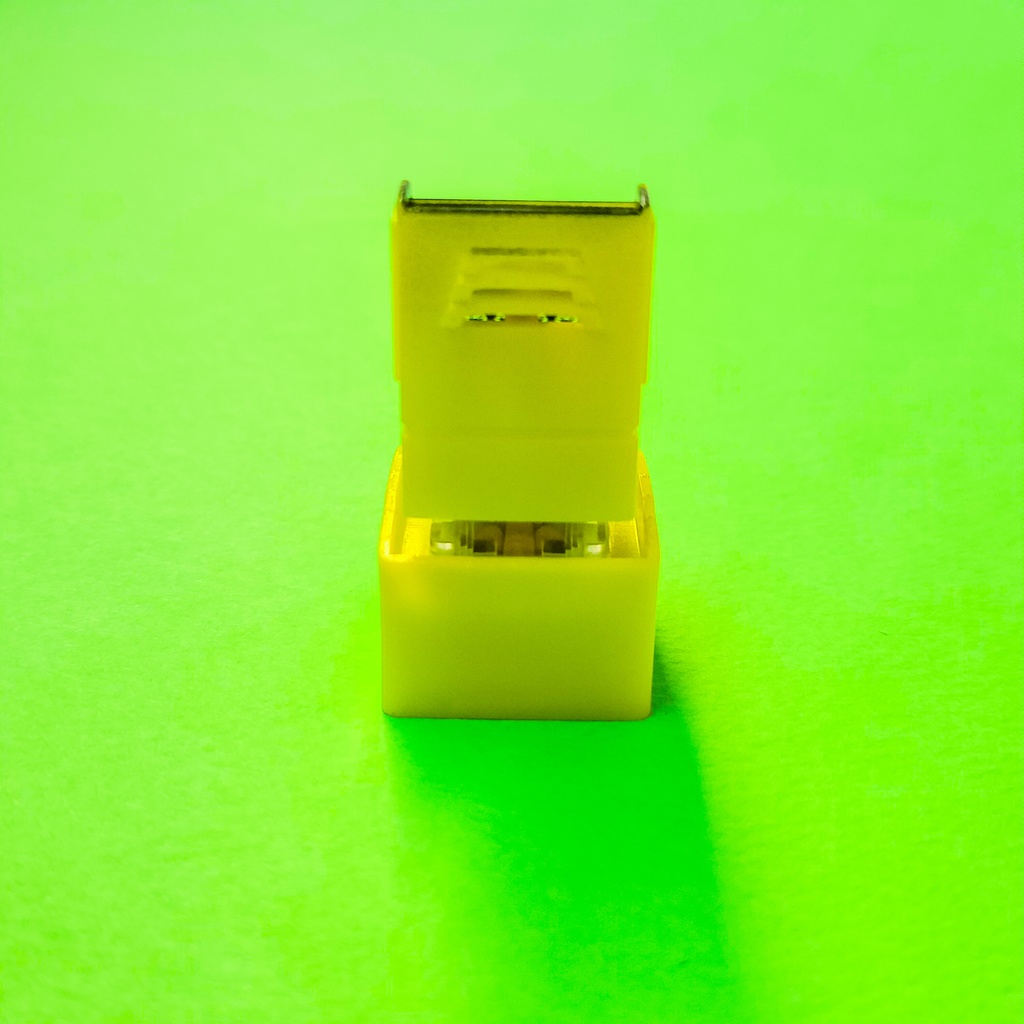 画面が光る!机上の小さなアーケードゲーム機のキーキャップ