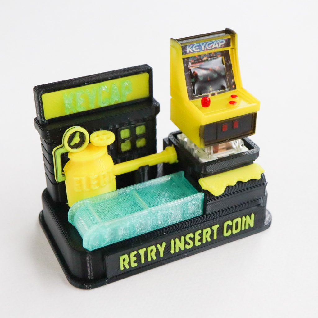 画面が光る!机上の小さなアーケードゲーム機のキーキャップ