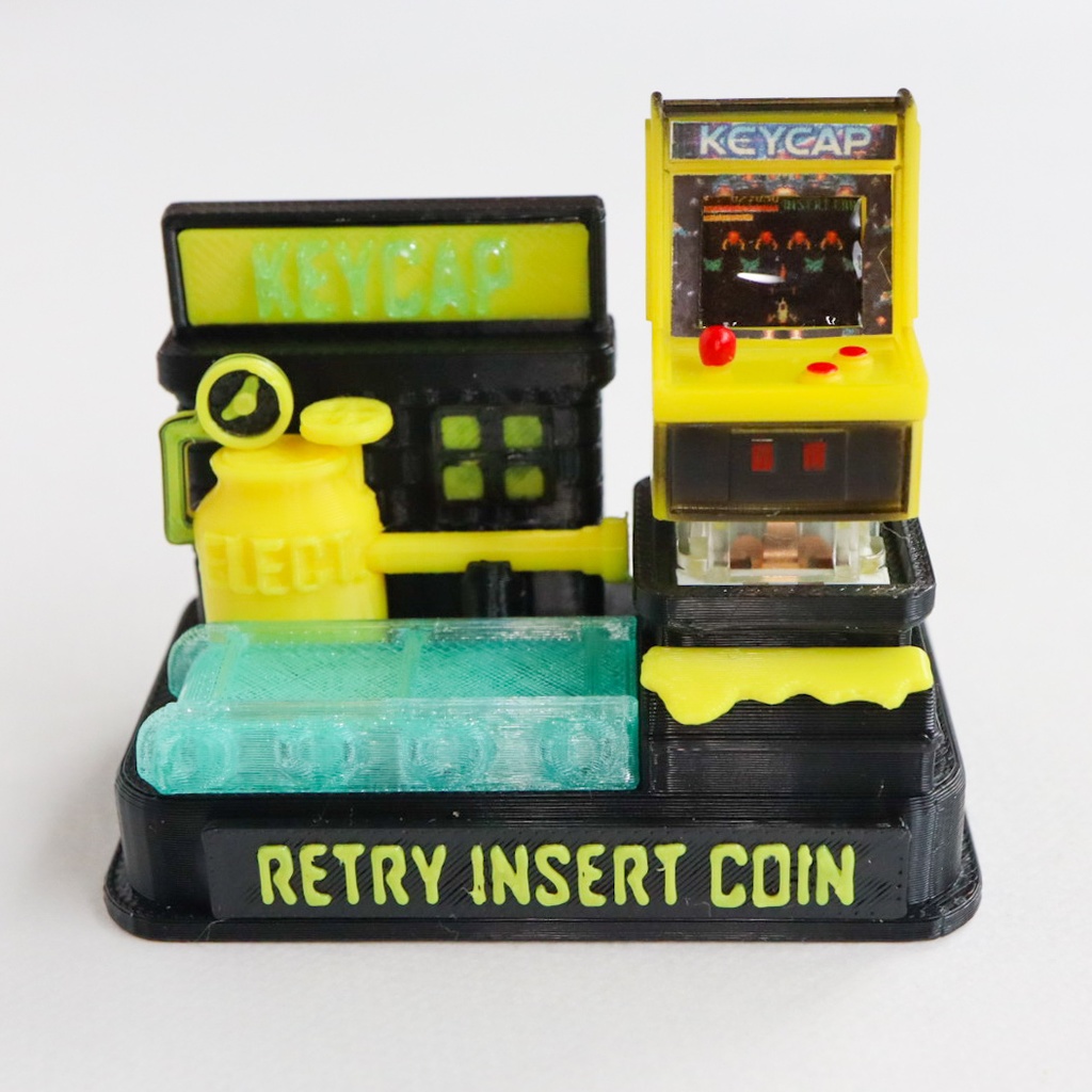 画面が光る!机上の小さなアーケードゲーム機のキーキャップ