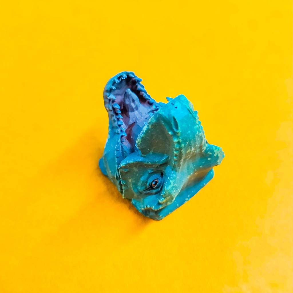 押すたびに噛まれそう…かわいい恐怖のティラノサウルスなキーキャップ