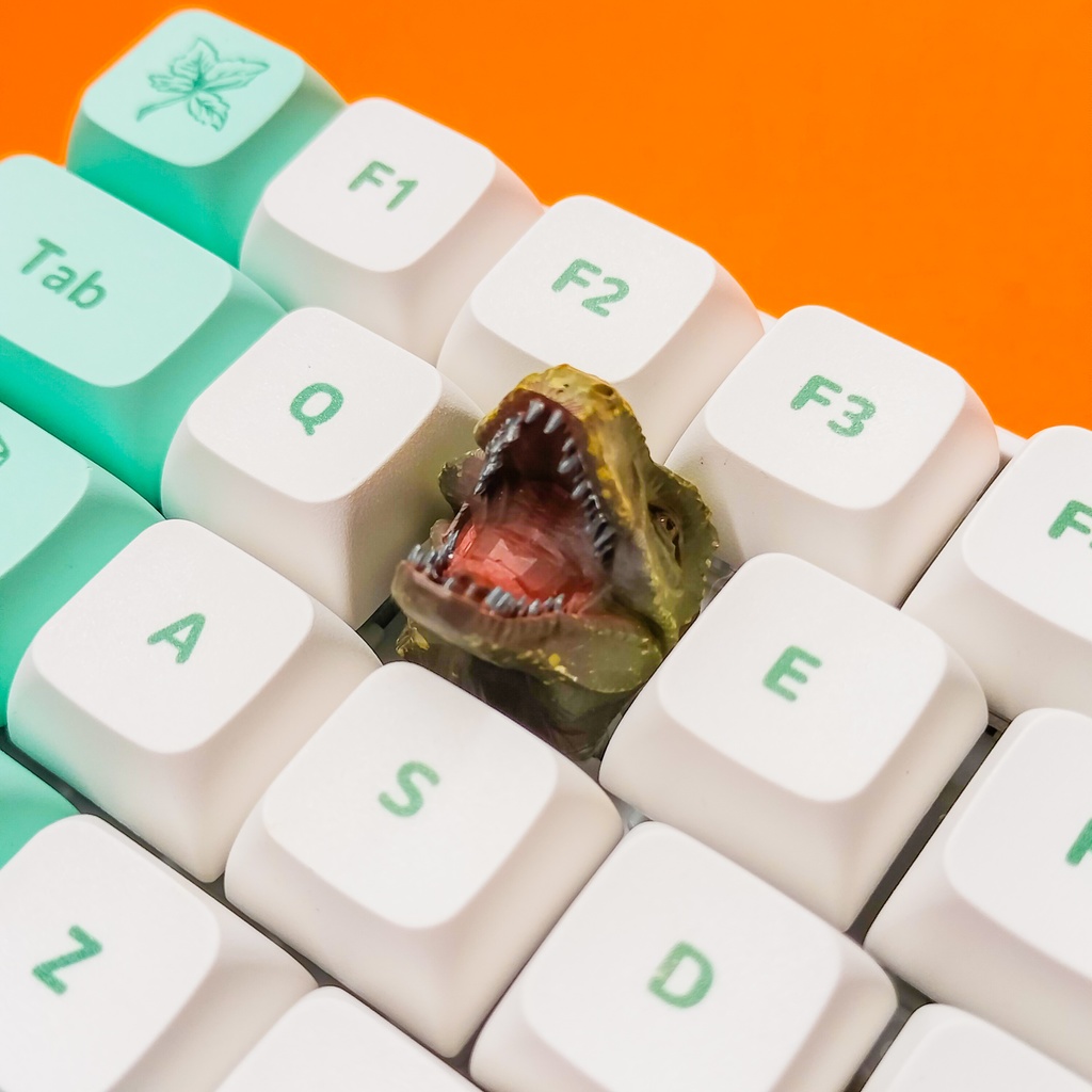 押すたびに噛まれそう…かわいい恐怖のティラノサウルスなキーキャップ