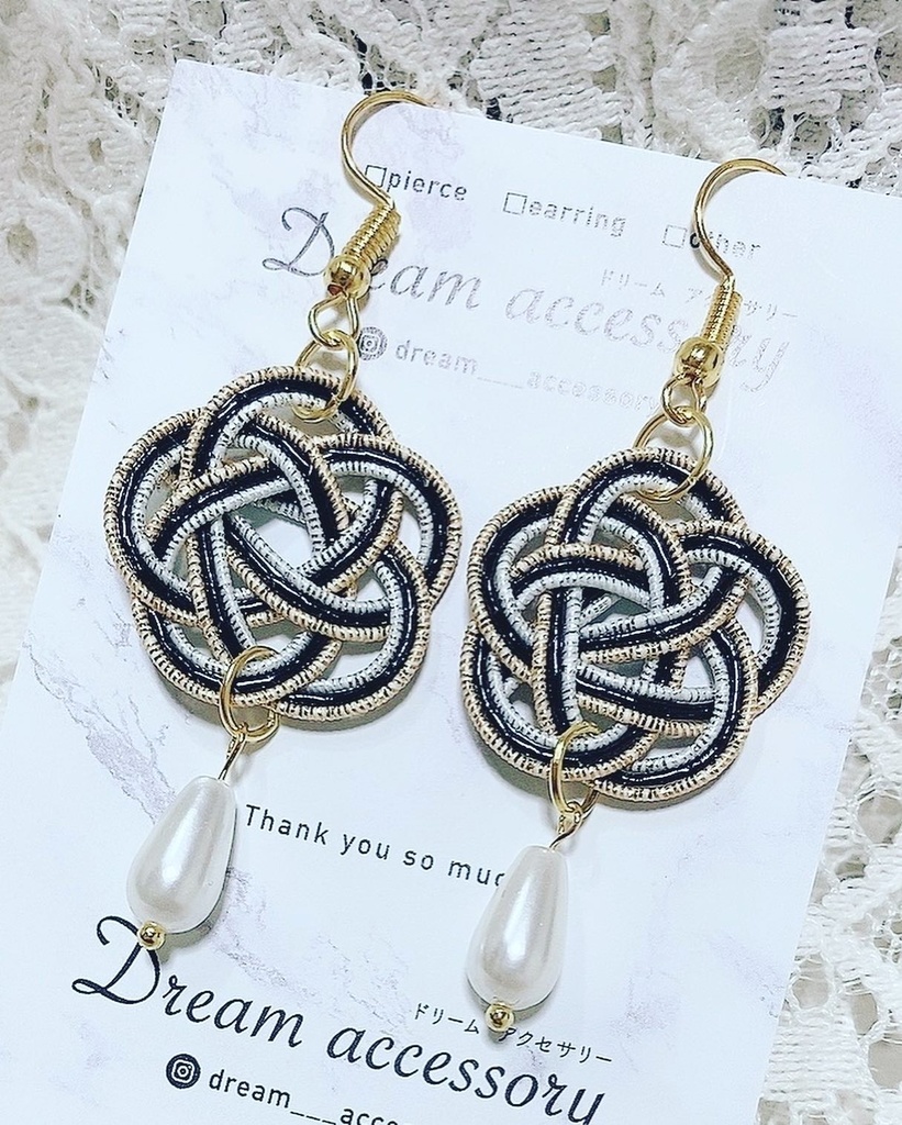 水引 黒×ゴールド ピアスorイヤリング