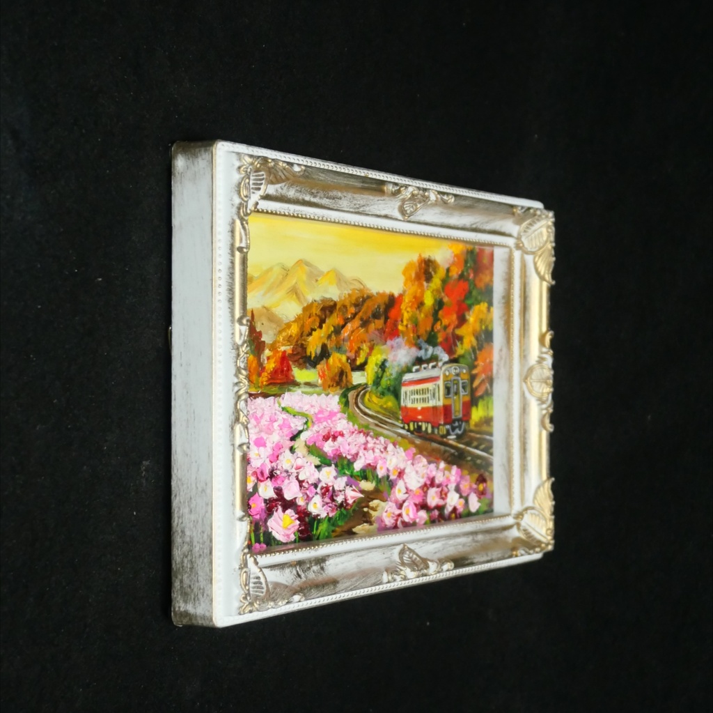 【秋うらら、どこまでも続く旅路】秋桜と紅葉山を駆ける赤い電車のミニ絵画