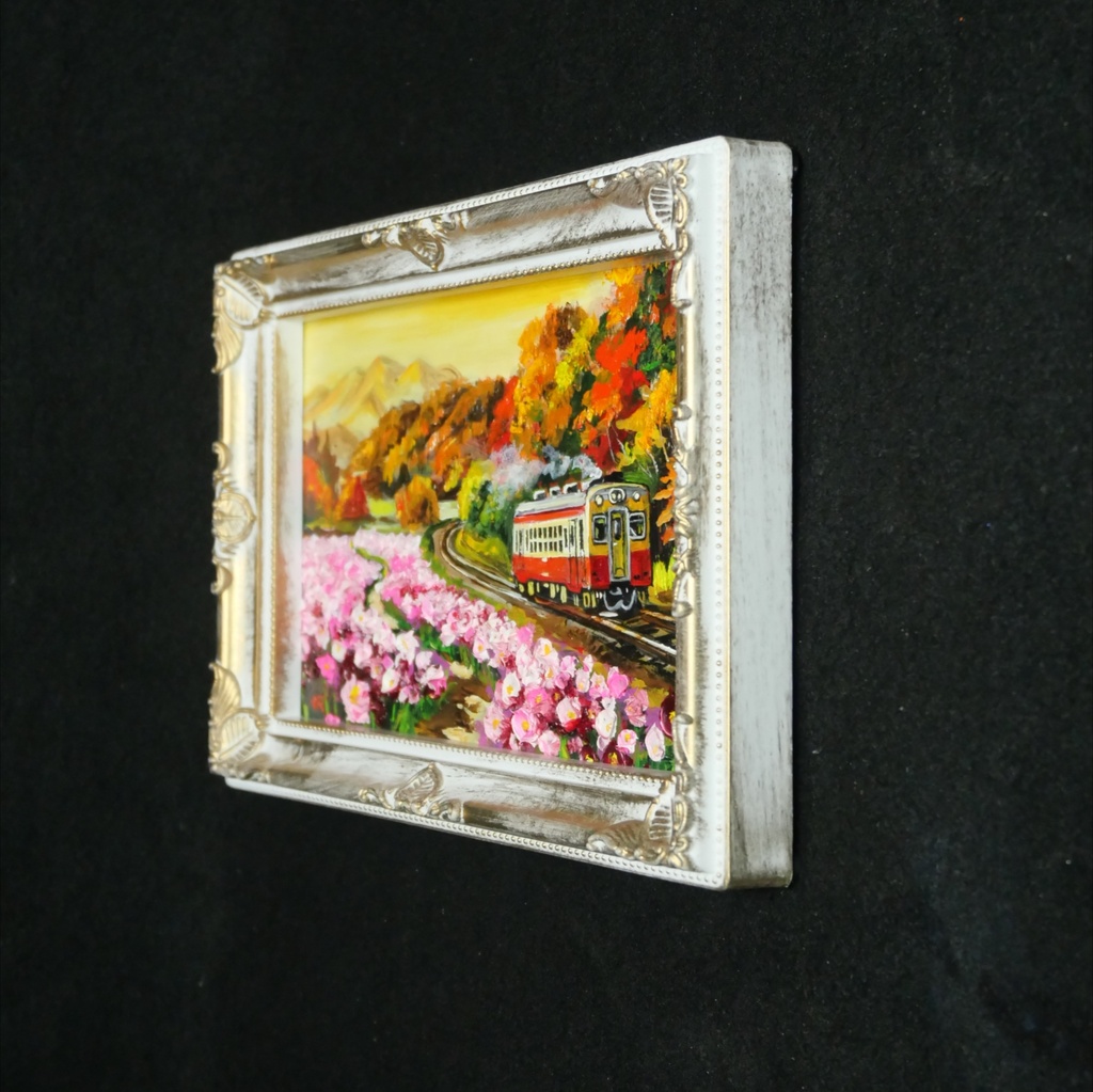 【秋うらら、どこまでも続く旅路】秋桜と紅葉山を駆ける赤い電車のミニ絵画