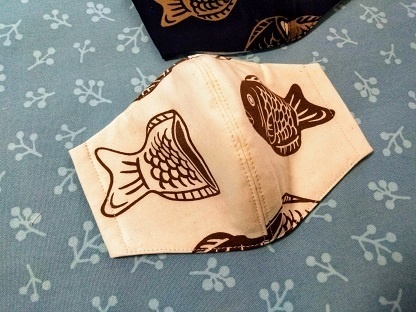 ハンドメイド大人用マスク・鯛焼き柄~ノーズフィッター付き