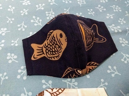 ハンドメイド大人用マスク・鯛焼き柄~ノーズフィッター付き