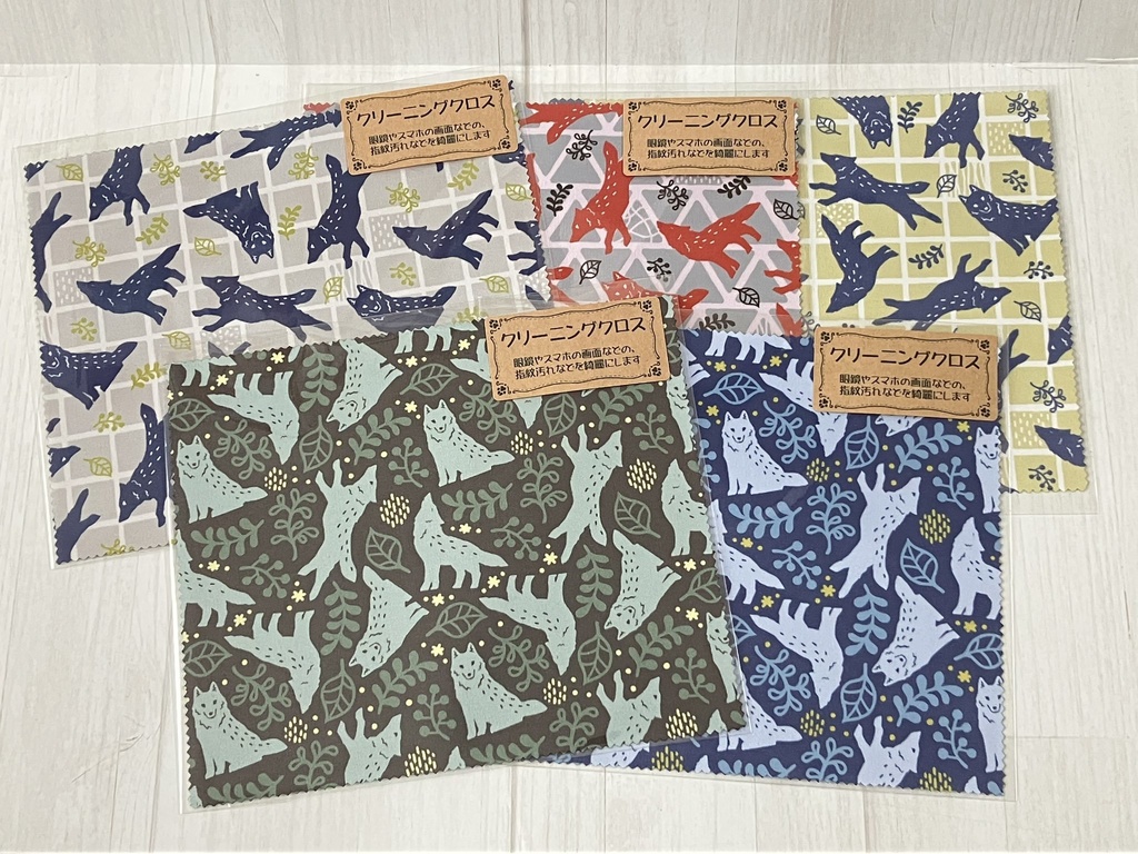 北欧風オオカミ柄のメガネ拭き