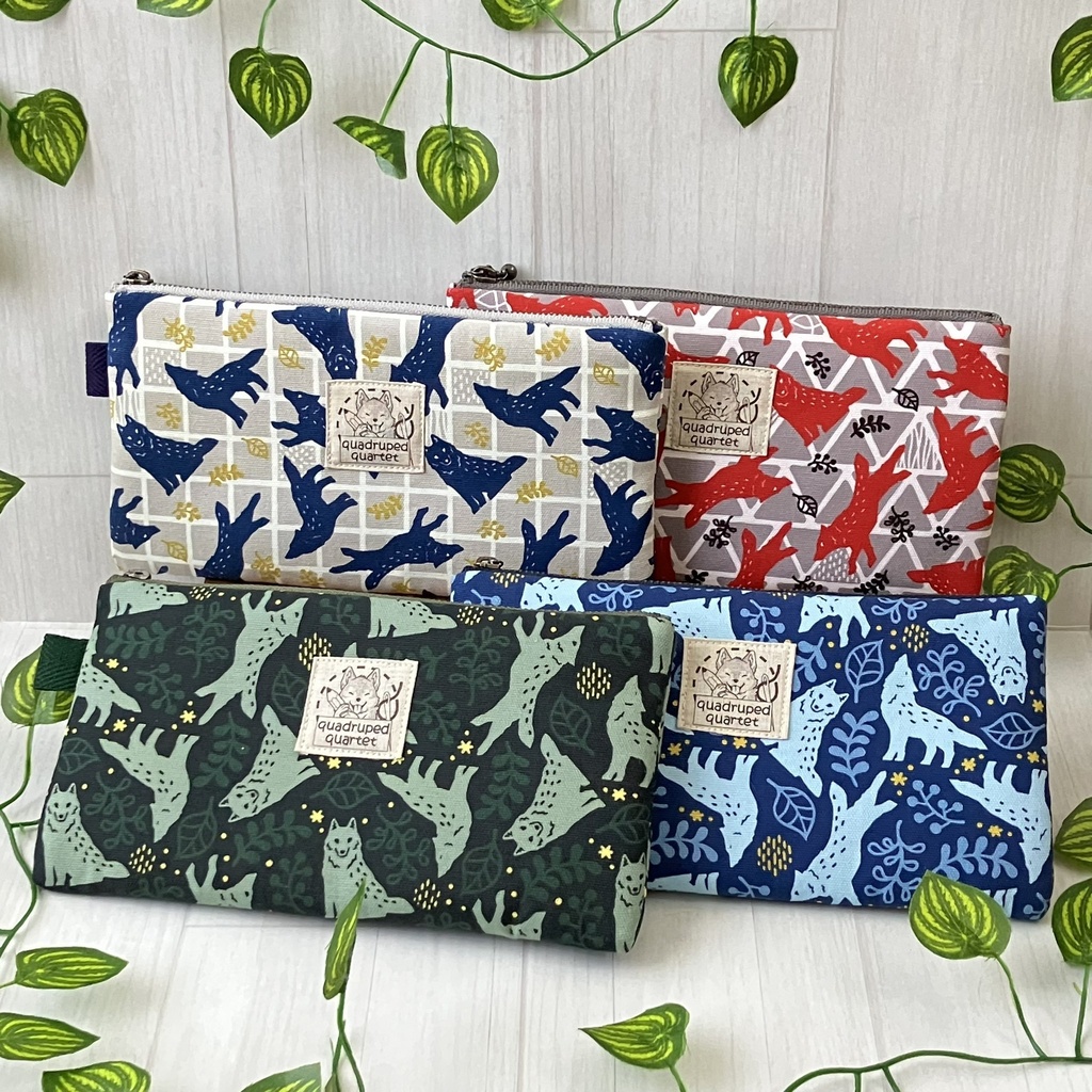 ぺたんこポーチ(北欧風オオカミ柄)