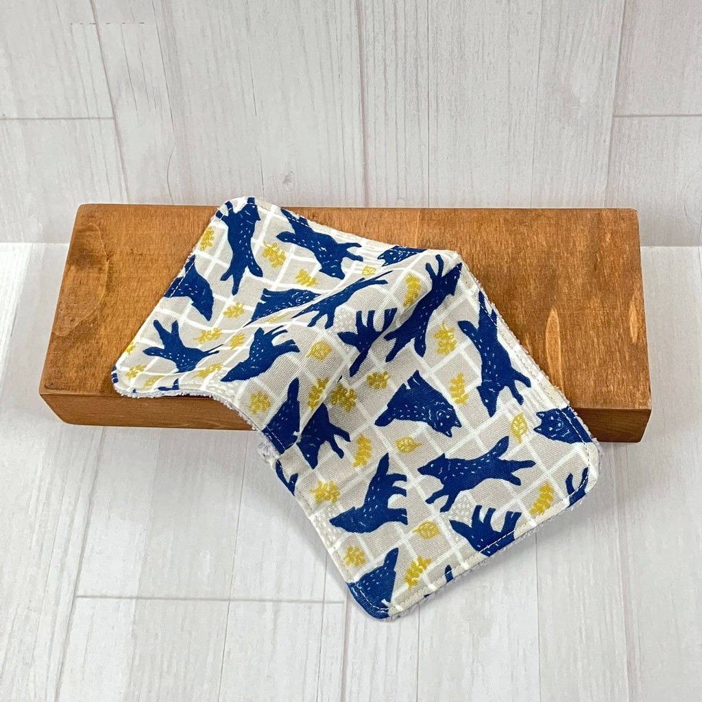 北欧風オオカミのガーゼタオルハンカチ