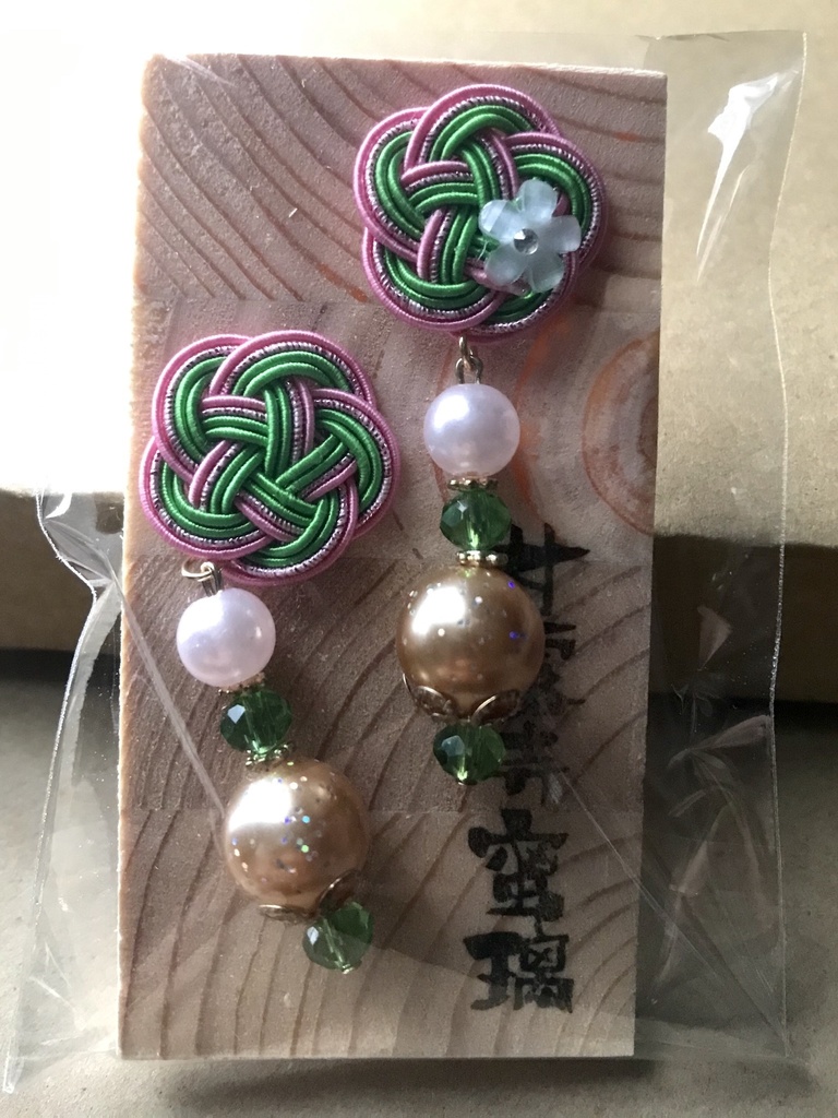 鬼滅の刃「甘露寺蜜璃・壱」イメージピアス