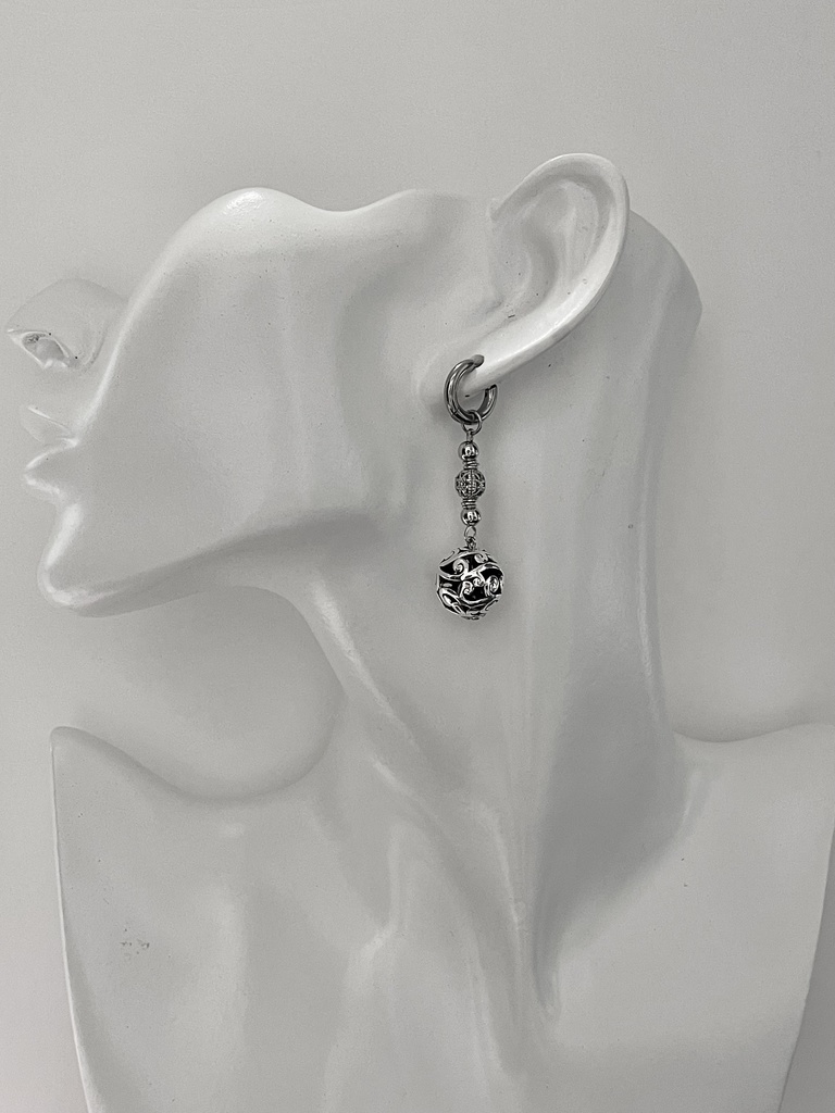 東京卍リベンジャーズ『羽宮一虎』イメージピアスorイヤリング)