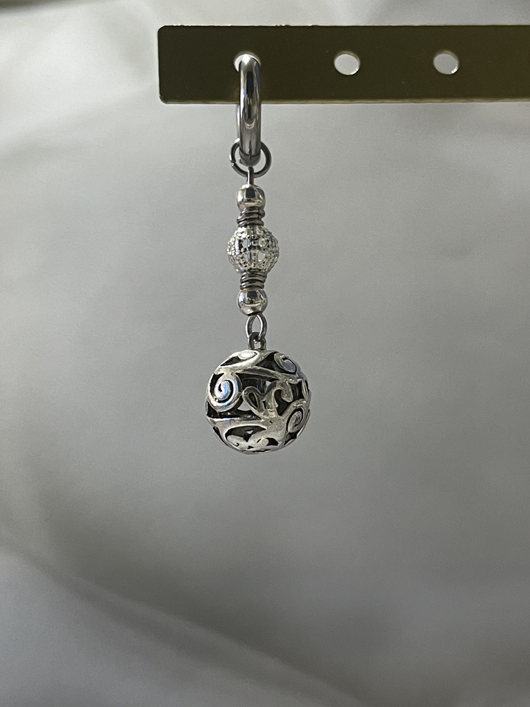 東京卍リベンジャーズ『羽宮一虎』イメージピアスorイヤリング)