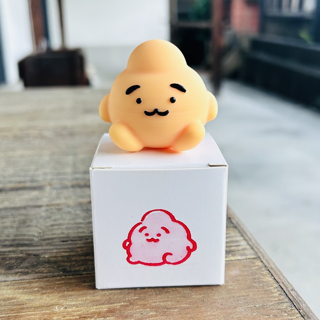 ンチのおすわりフィギュア （中）