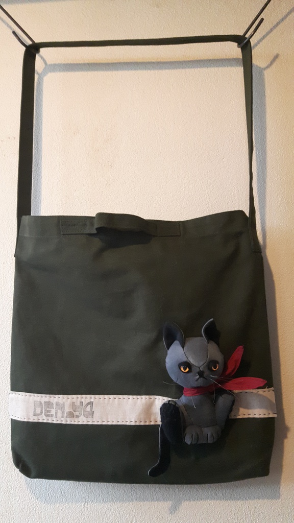 黒猫ククのショルダートート