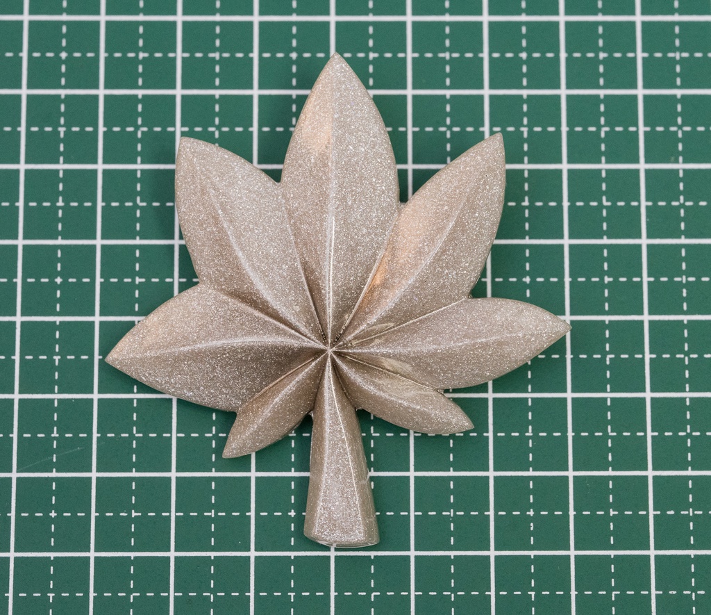 射命丸文の胸飾り