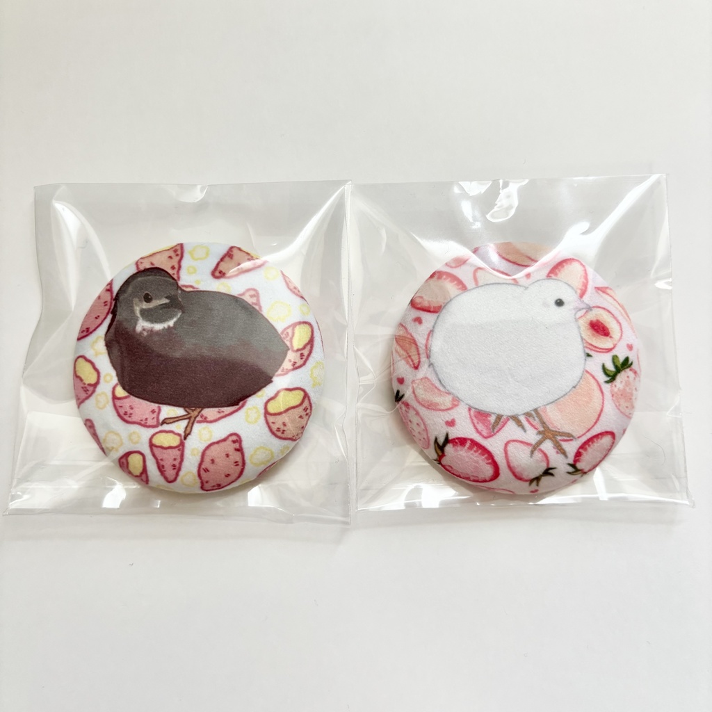 ヒメウズラ ふわふわ缶バッジ 2種セット