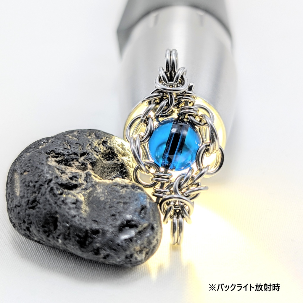 青きユラテの涙 (バルテックアンバー) ペンダントトップ