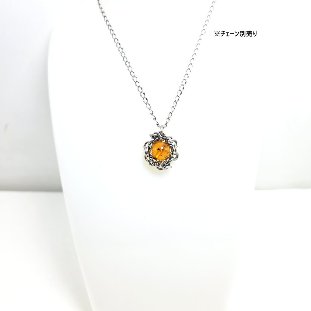 煌めく ユラテの涙 (バルテックアンバー) ペンダントトップ