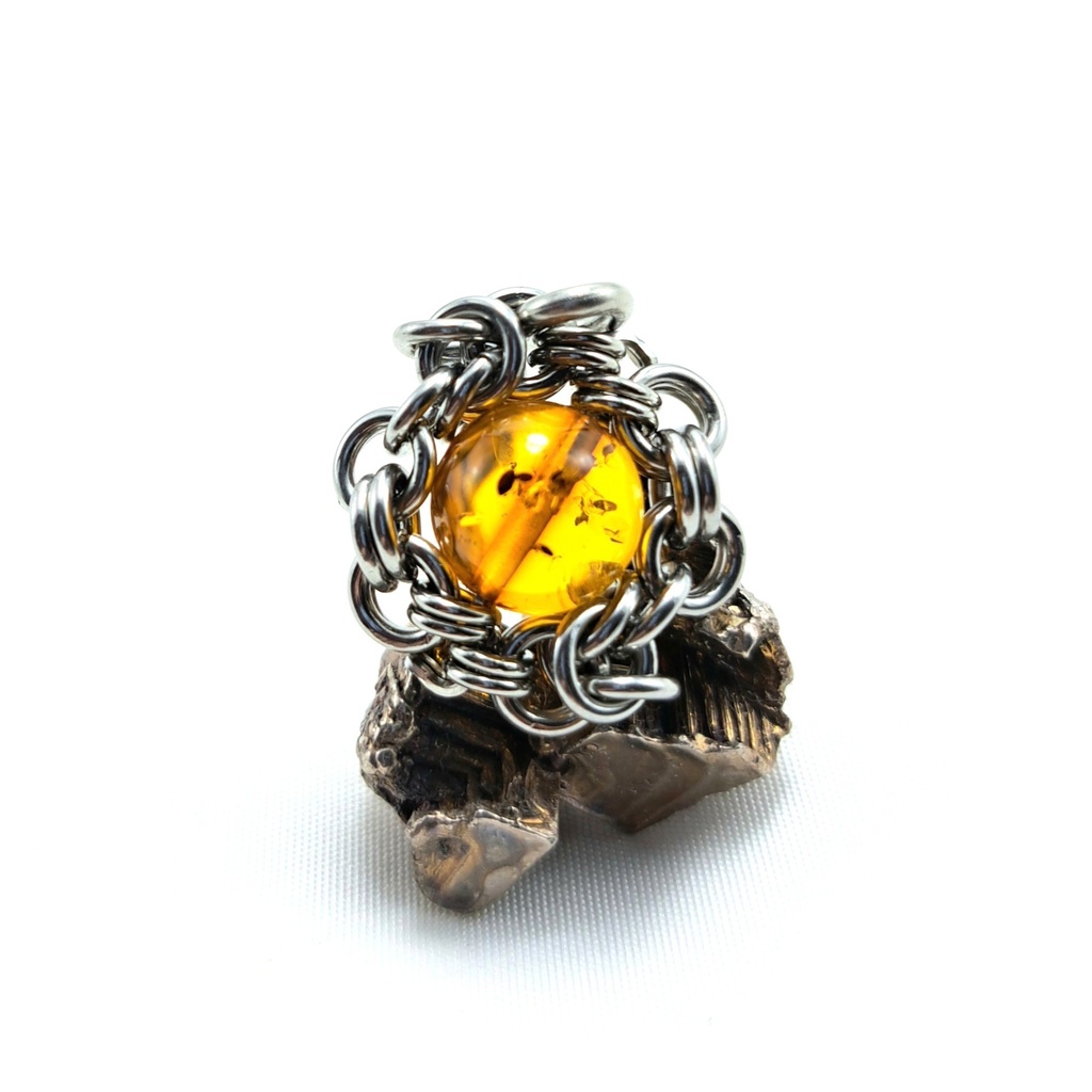 煌めく ユラテの涙 (バルテックアンバー)　ペンダントトップ