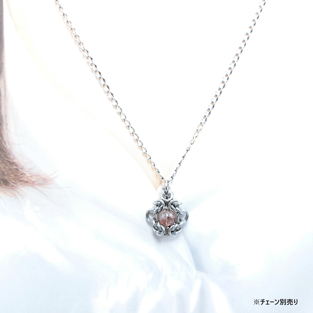 内包物が炎のように煌めく石 レピドクロサイトインクォーツ ペンダントトップ