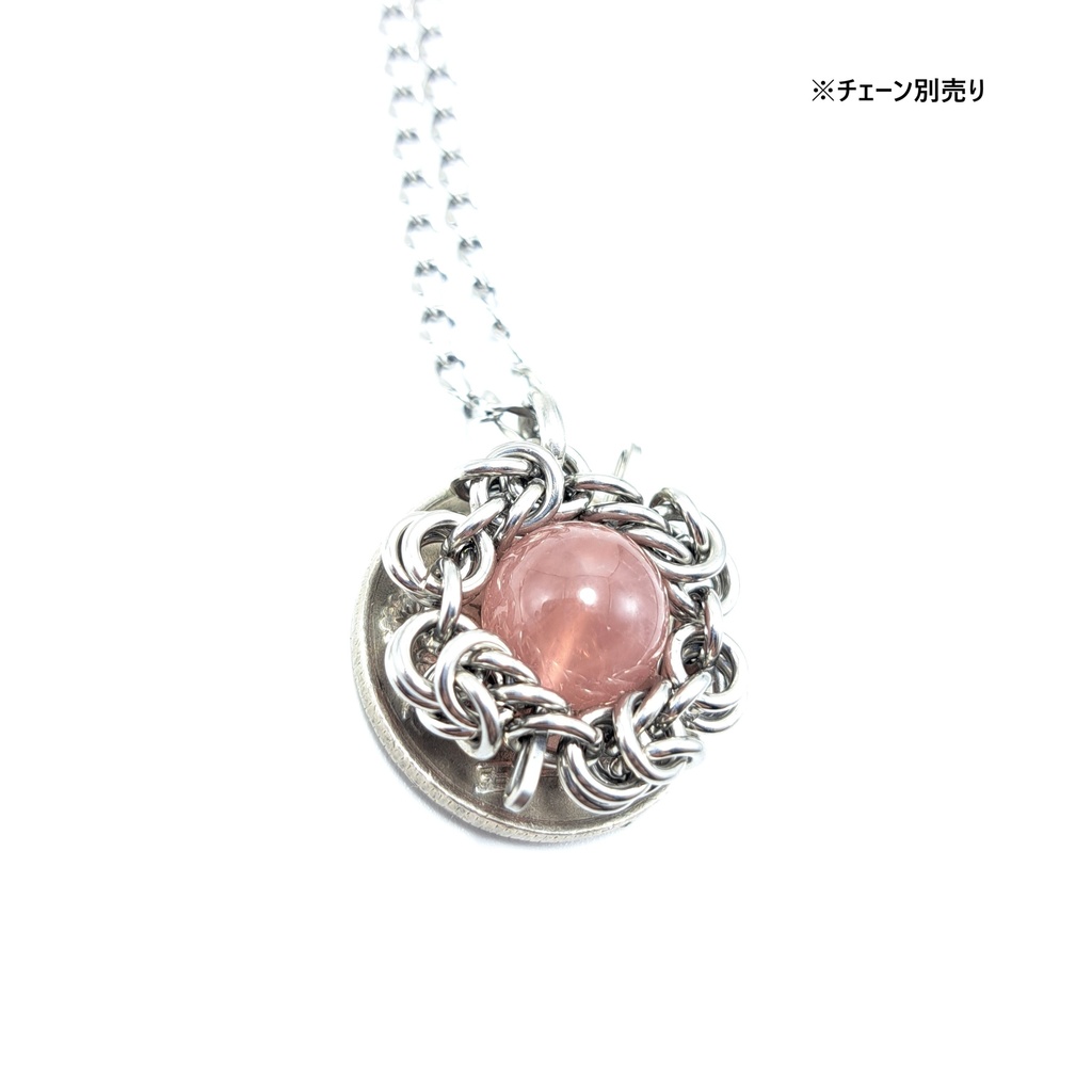 マダガスカル産の色味が強めの ローズクォーツ ペンダントトップ