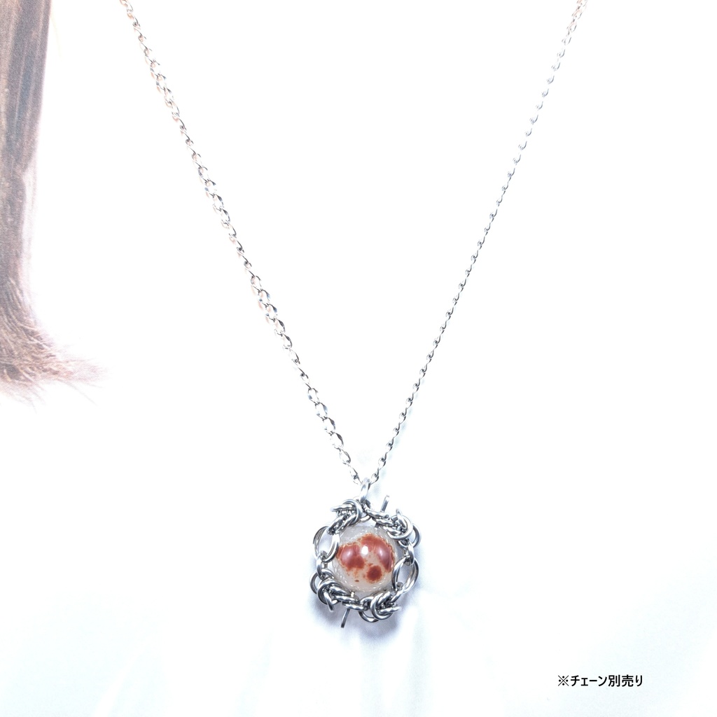 半透明なカルセドニーにシナバーの「朱色」が映える シナバー イン カルセドニー ペンダントトップ