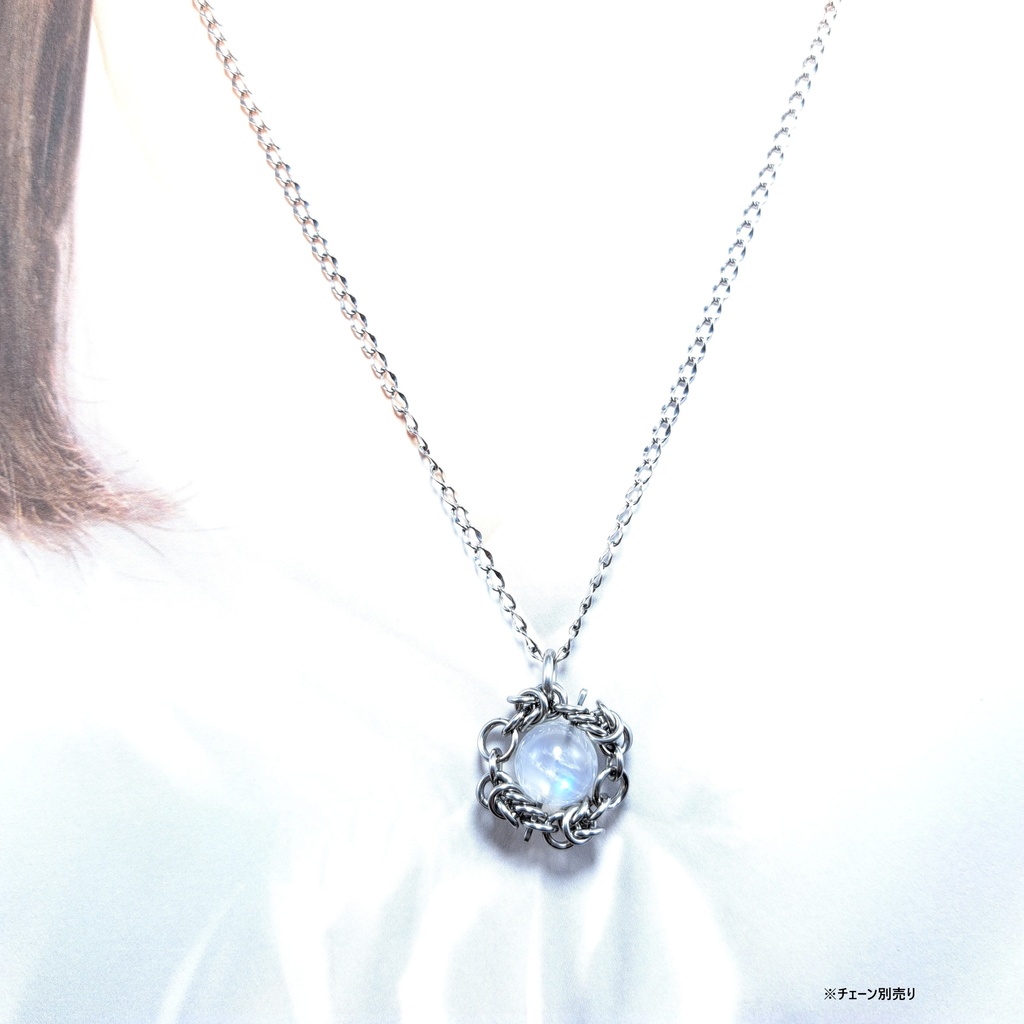 凛とした輝き! ホワイトラブラドライト ( ブルームーンストーン ) ペンダントトップ