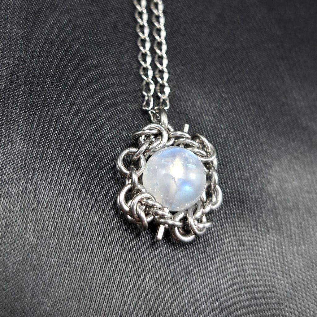 凛とした輝き! ホワイトラブラドライト ( ブルームーンストーン ) ペンダントトップ