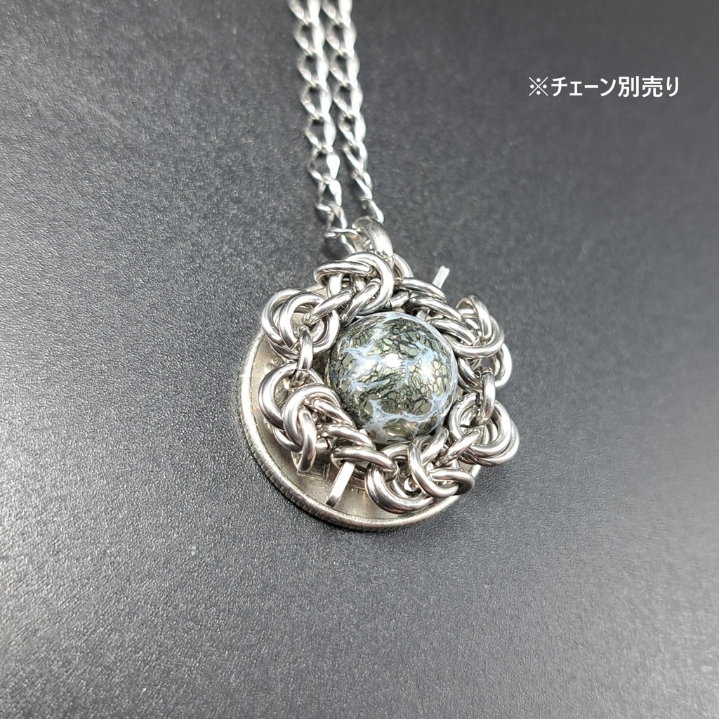 パイライトとマーカサイトの共生鉱物! パイライトインカルセドニー ペンダントトップ