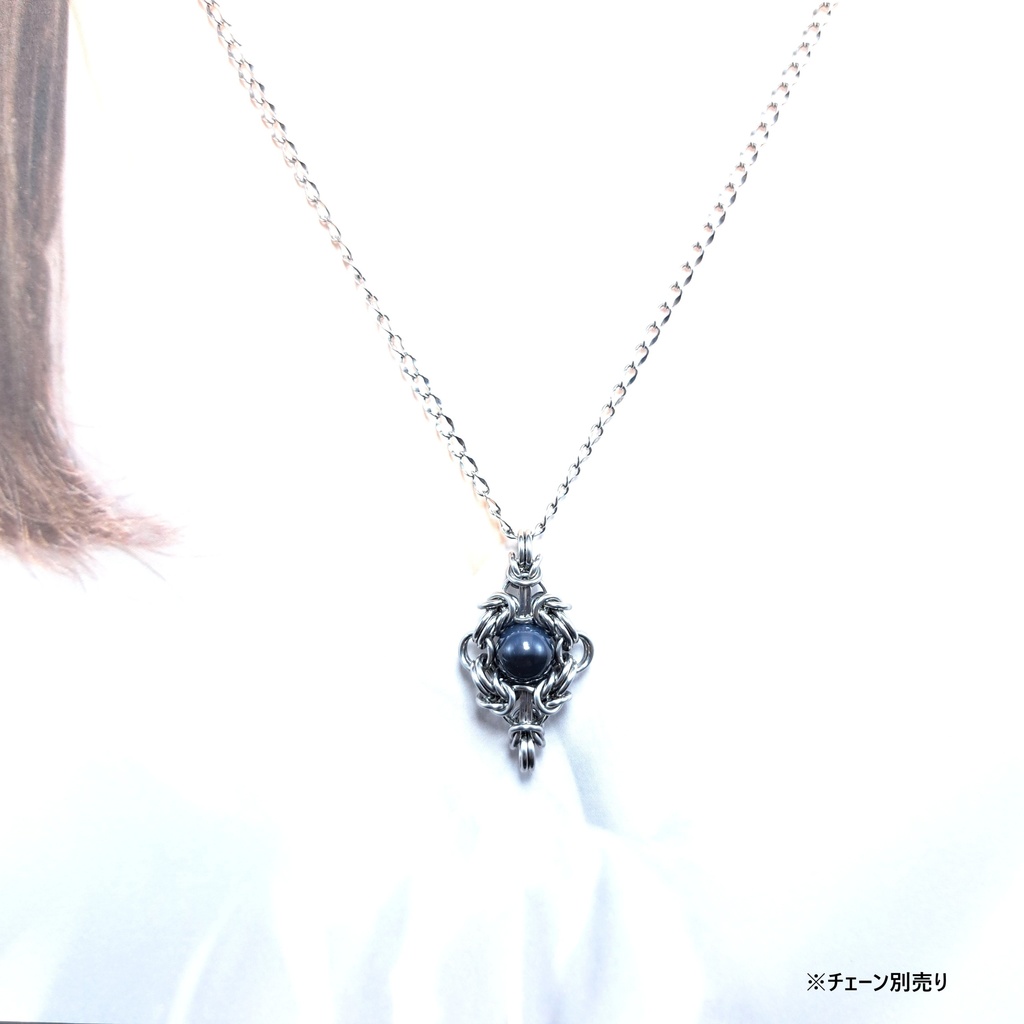 白と黒のツートンカラー&ほんのり蛍光発色! アゲート ペンダントトップ