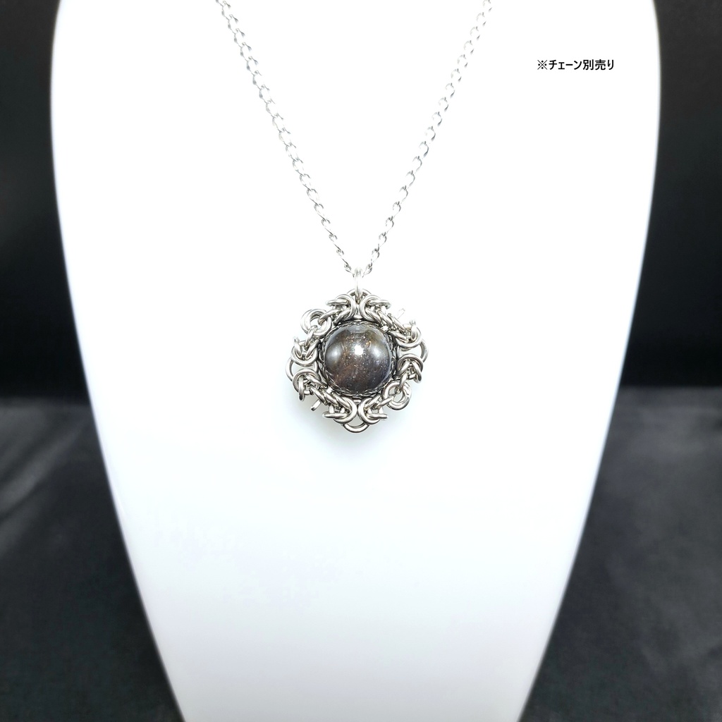 まるで夜の星空の様な美しさ! アイオライトサンストーン ペンダントトップ