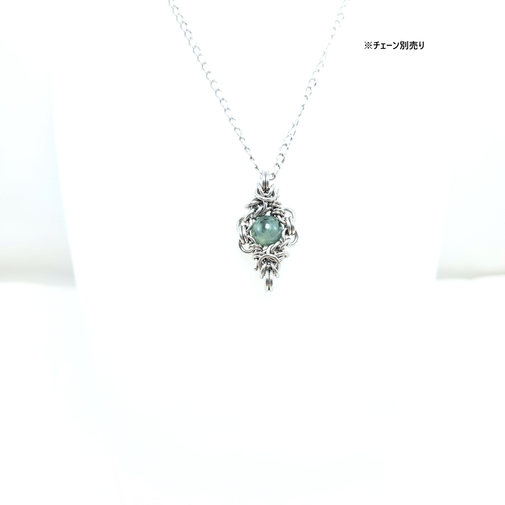 奥行きのある緑色が綺麗! 翡翠 (A貨) ペンダントトップ