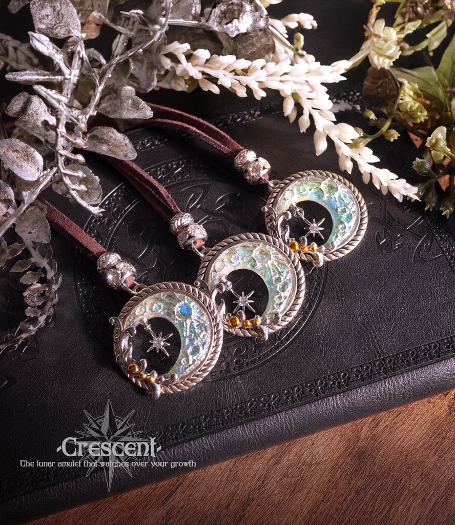 Crescent(紐部分のビーズ変わります)