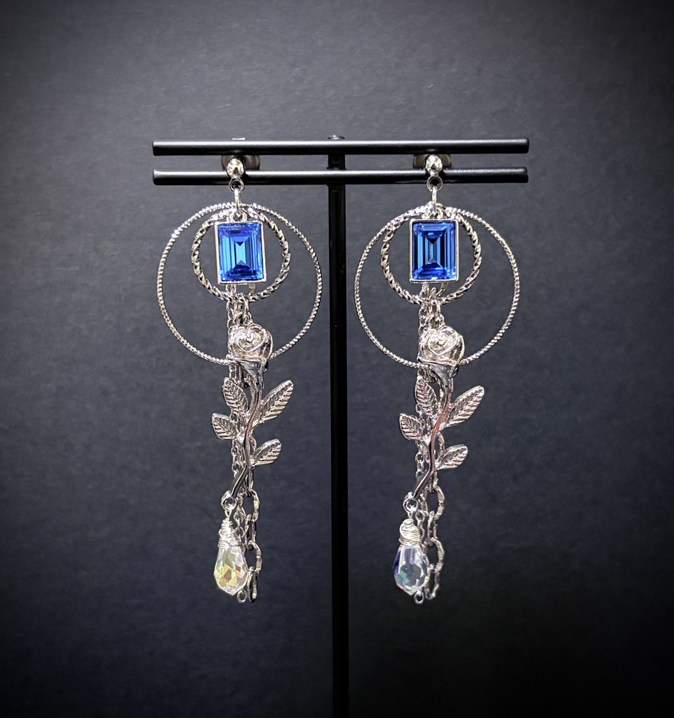 孤独の夜、祈りの月