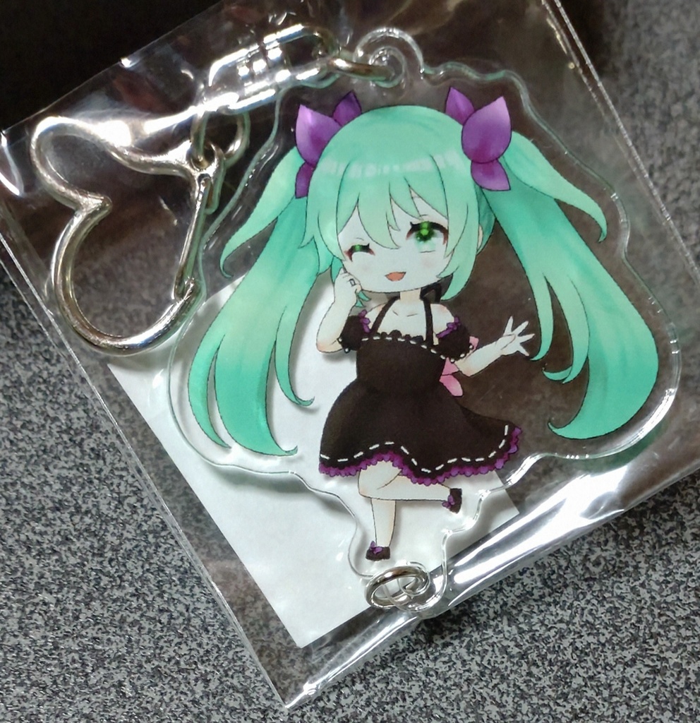 イノセントつながるアクリルキーホルダー