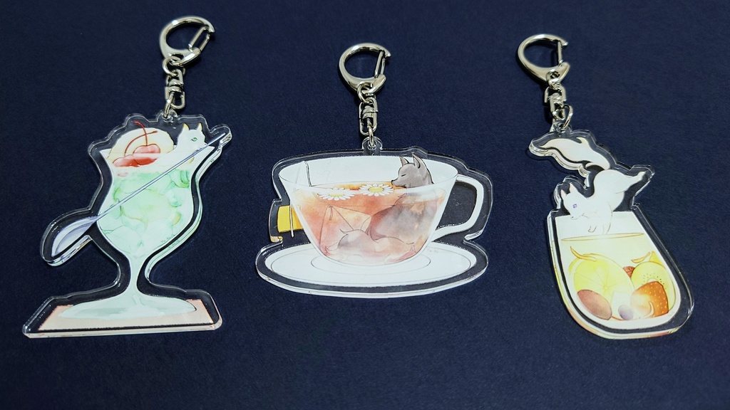 きつねの飲みもの【アクリルキーホルダー】