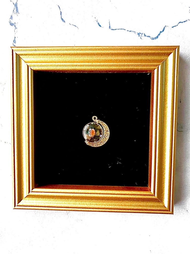 coco’s choice crescent moon