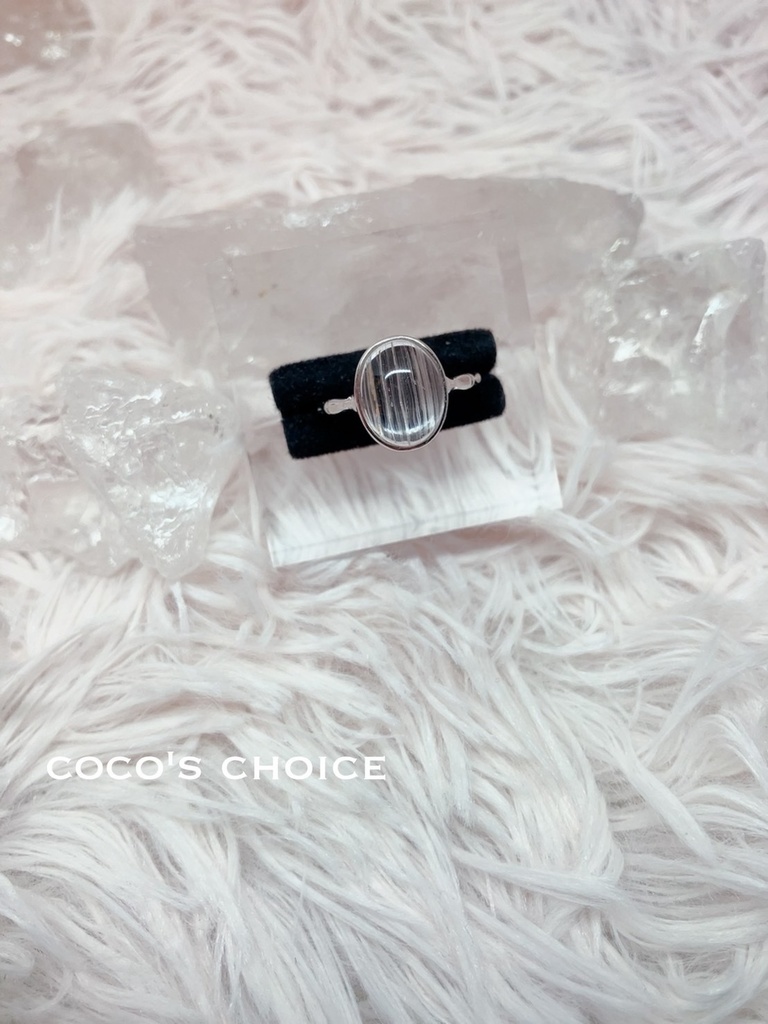 希少「needle in topaz ：ring」