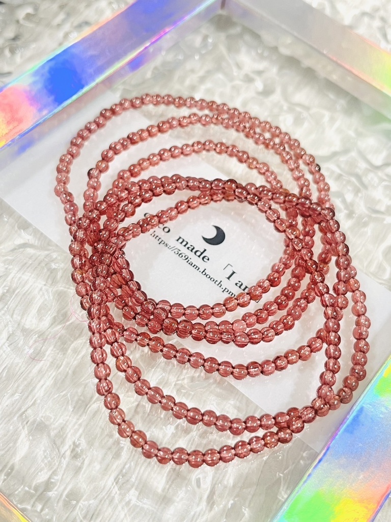 「Cherry pink rhodolite garnet：三連タイプ」