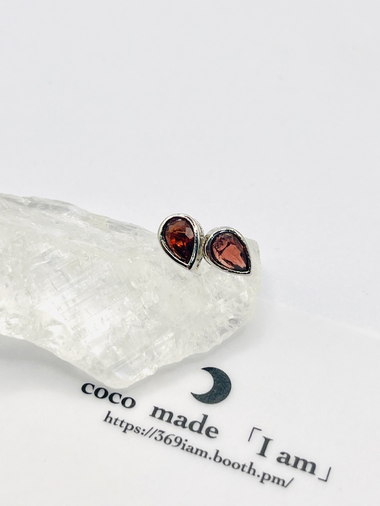 「Almandine garnet：pierce」