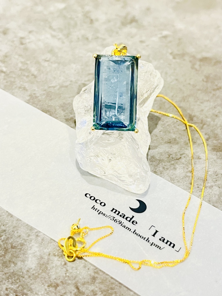 「London Blue Topaz：pendant top」