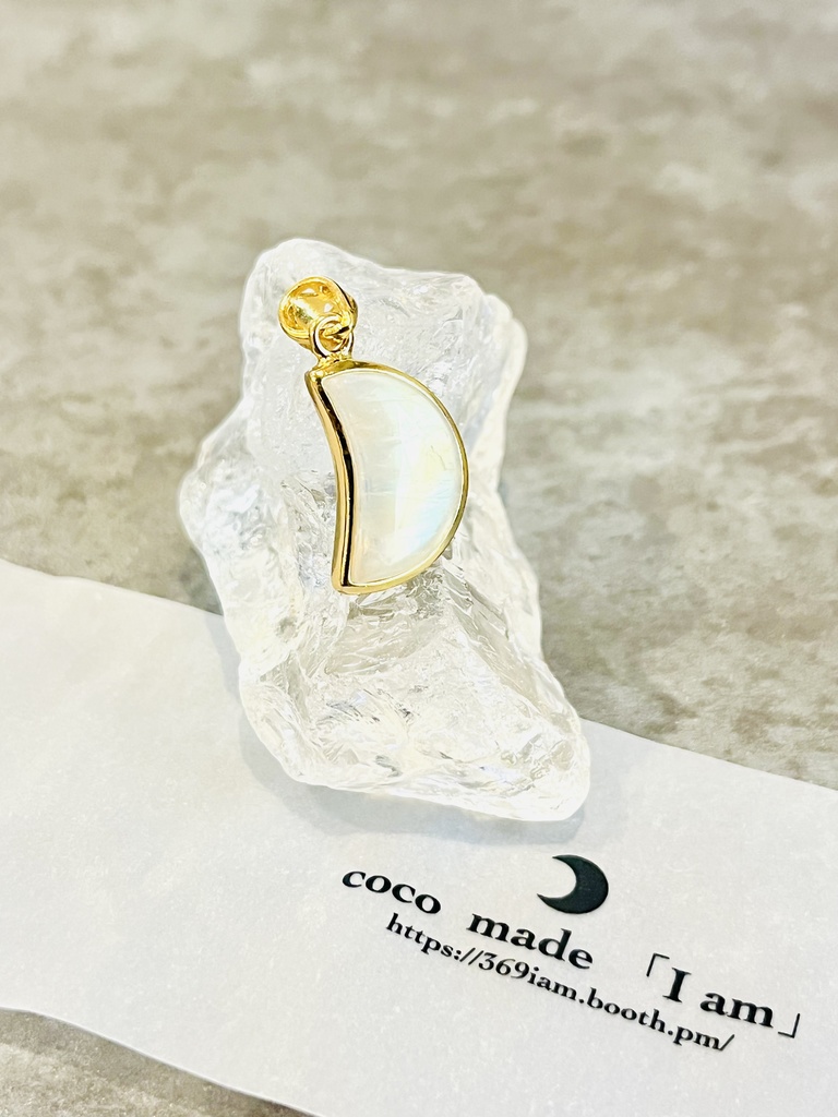 ✴︎新月の夜（極）「 moon stone：White labradorite /pendanttop」
