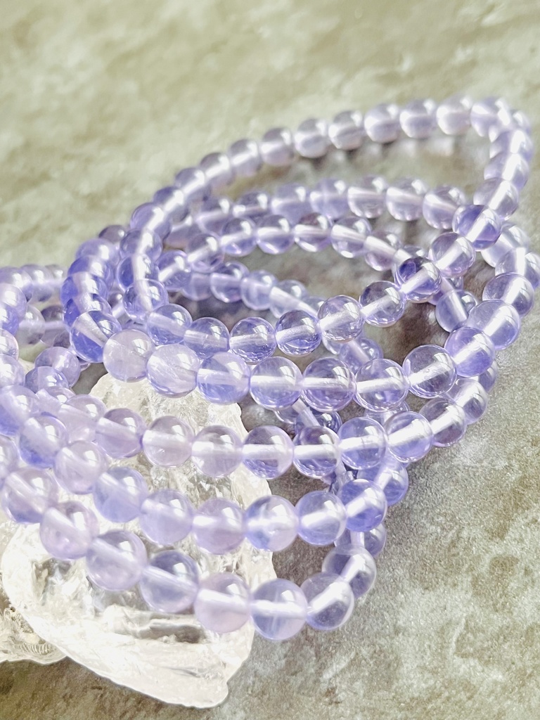 「Fluorite🪻:tanzanite color」